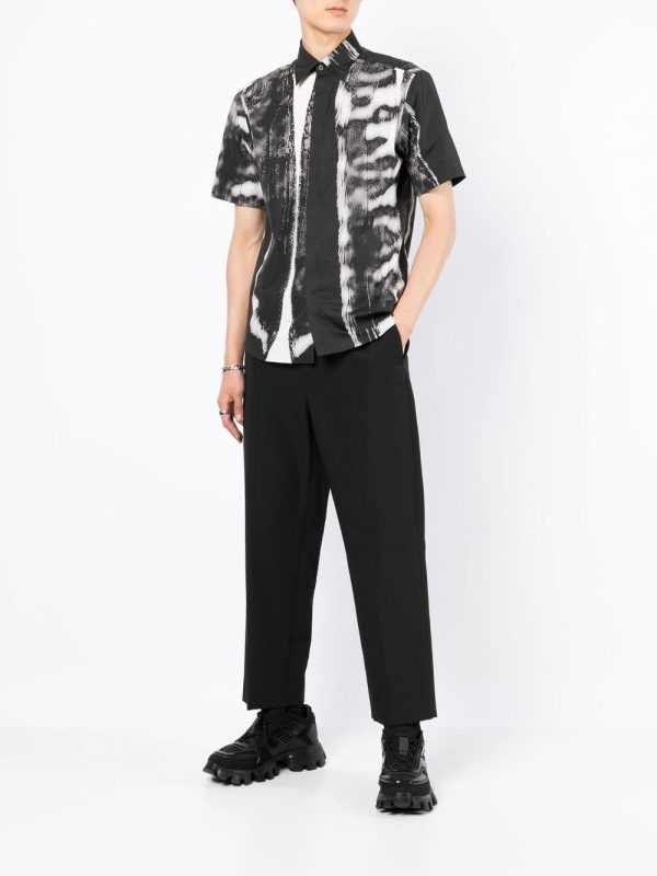 Graphic-Print Short-Sleeved Shirt Supply