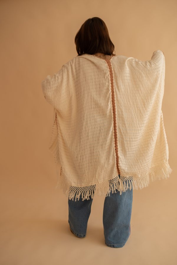 Poncho Martina Deshilado Hueso on Sale